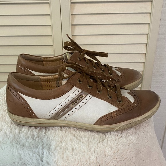 ecco wingtip golf shoes